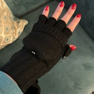 Calvin Klein “pop top” luxury gloves and Mittens in black